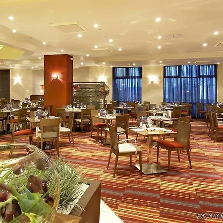 Doubletree By Hilton Dartford Bridge 
